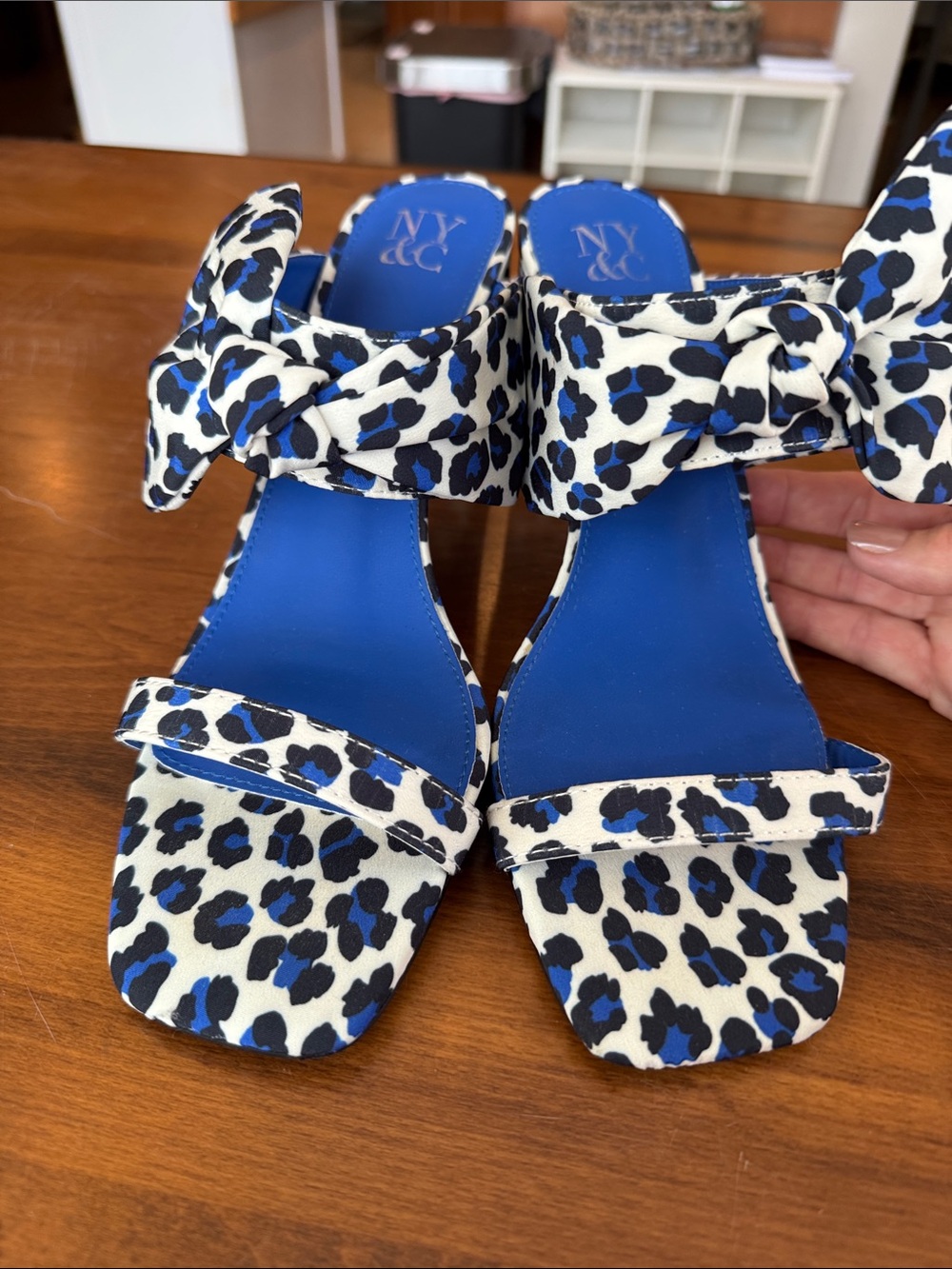 New York & Company Blue and White Leopard print black heel sandals size 8.5